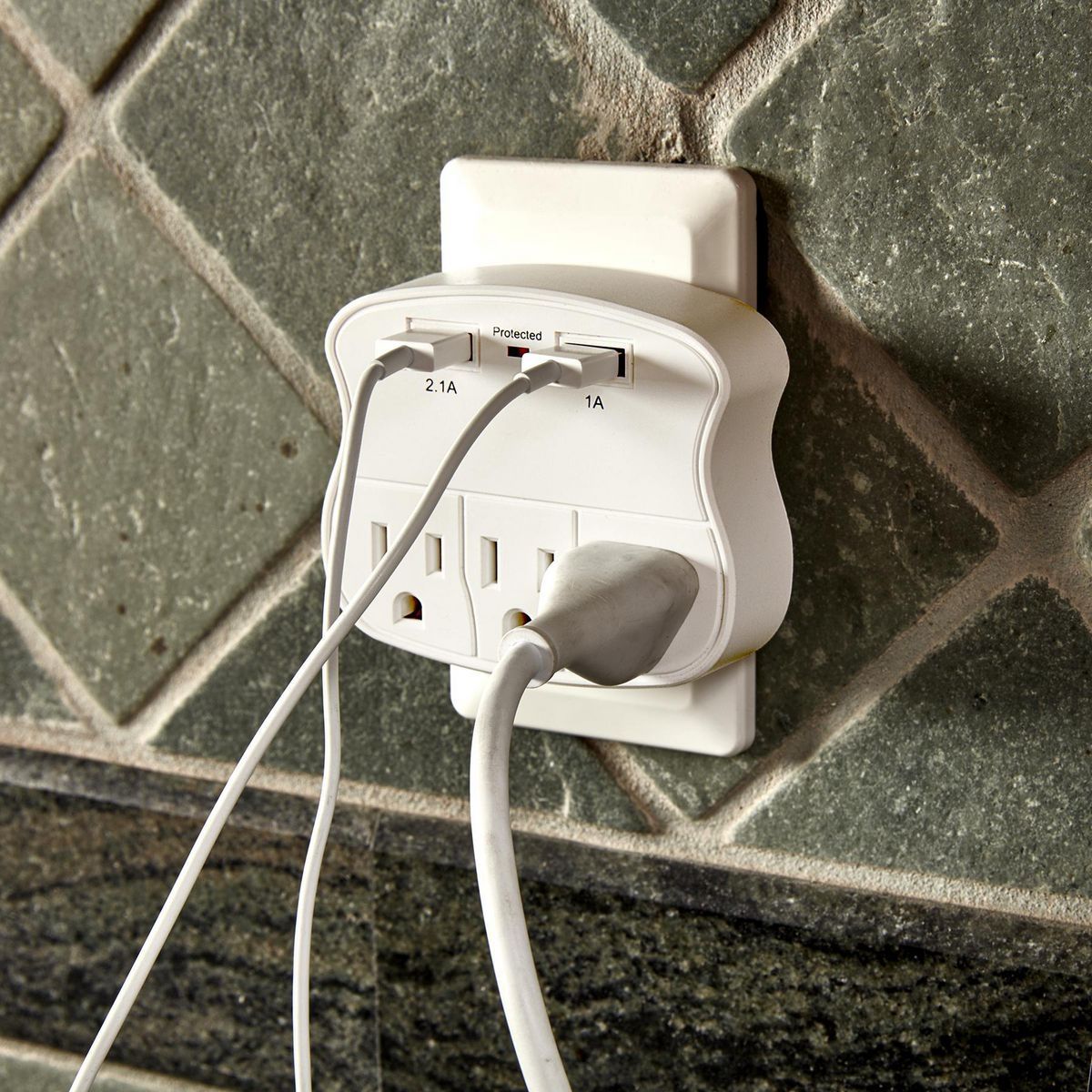 3-Outlet 2 USB Wall Adapter O411