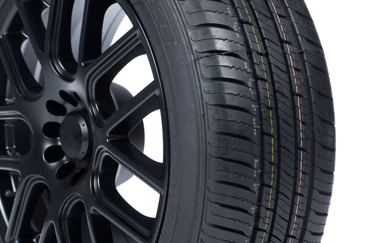 All-Season Tire 235/65R18 106T U592