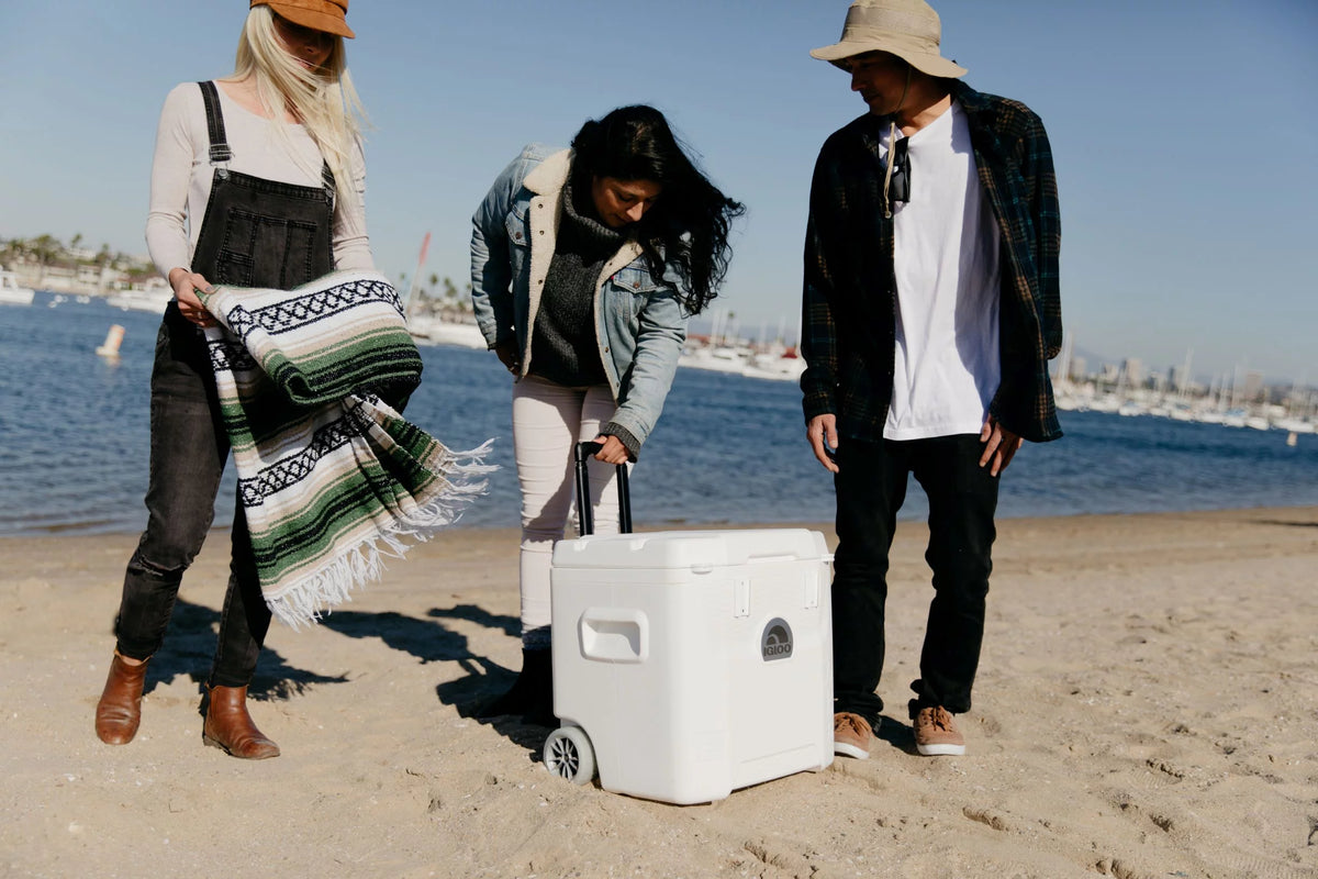 White 52 QT Wheeled Marine Ice Chest Cooler I88767